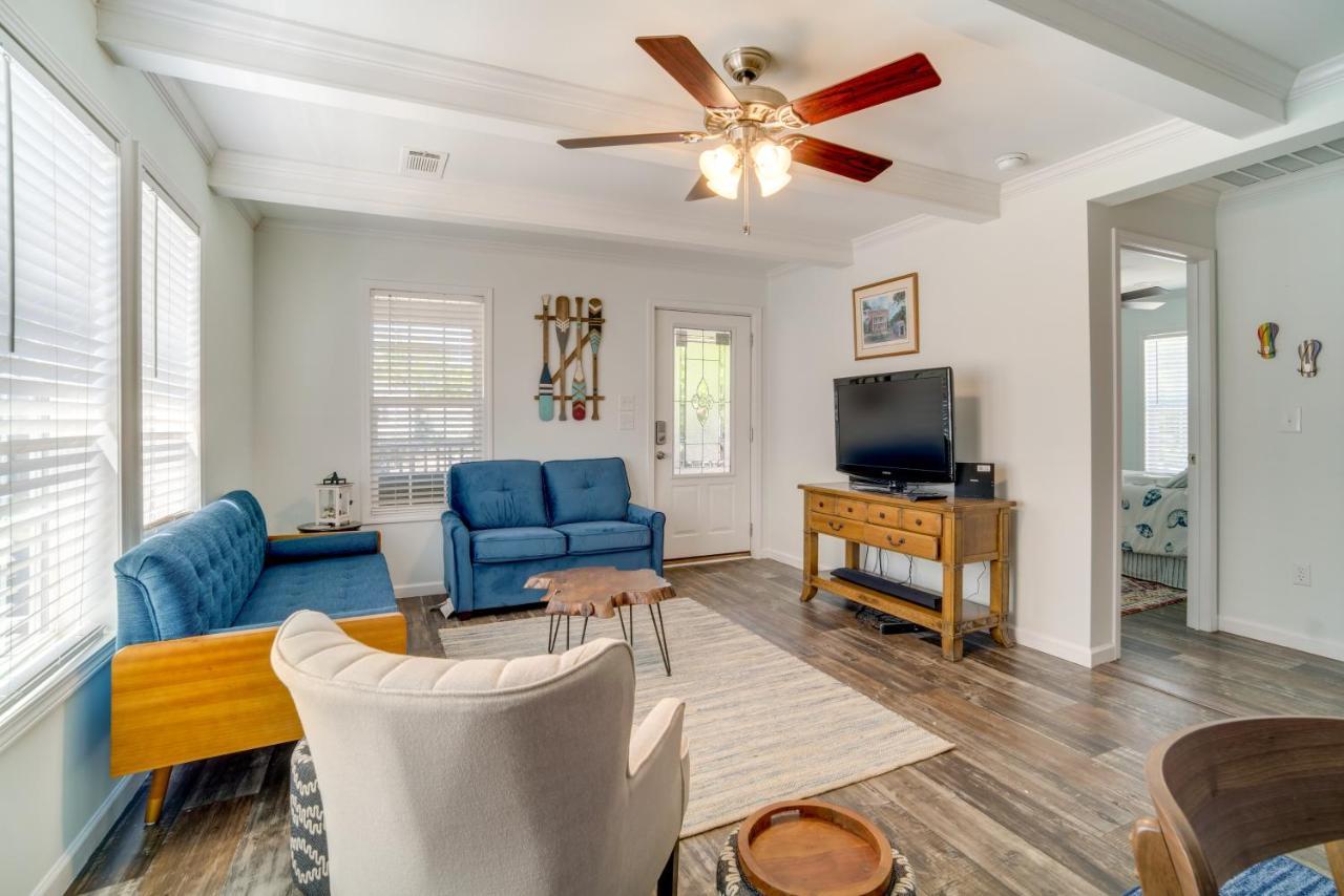 Charleston Home With Porch - 3 Mi To Folly Beach! Exteriör bild