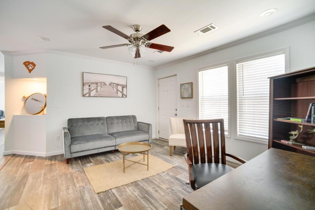 Charleston Home With Porch - 3 Mi To Folly Beach! Exteriör bild